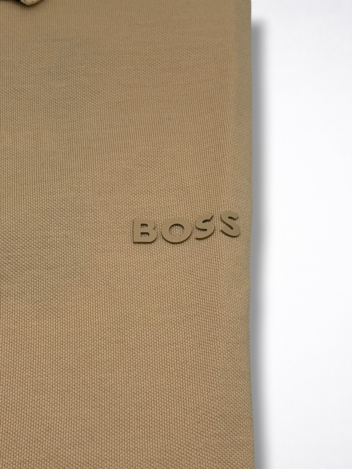 Playera Boss Polo talla 3XL, viene reducida, sirve para talla XL