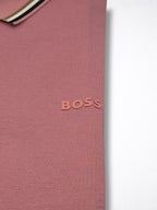 Playera Boss talla M, viene reducida, sirve para talla S