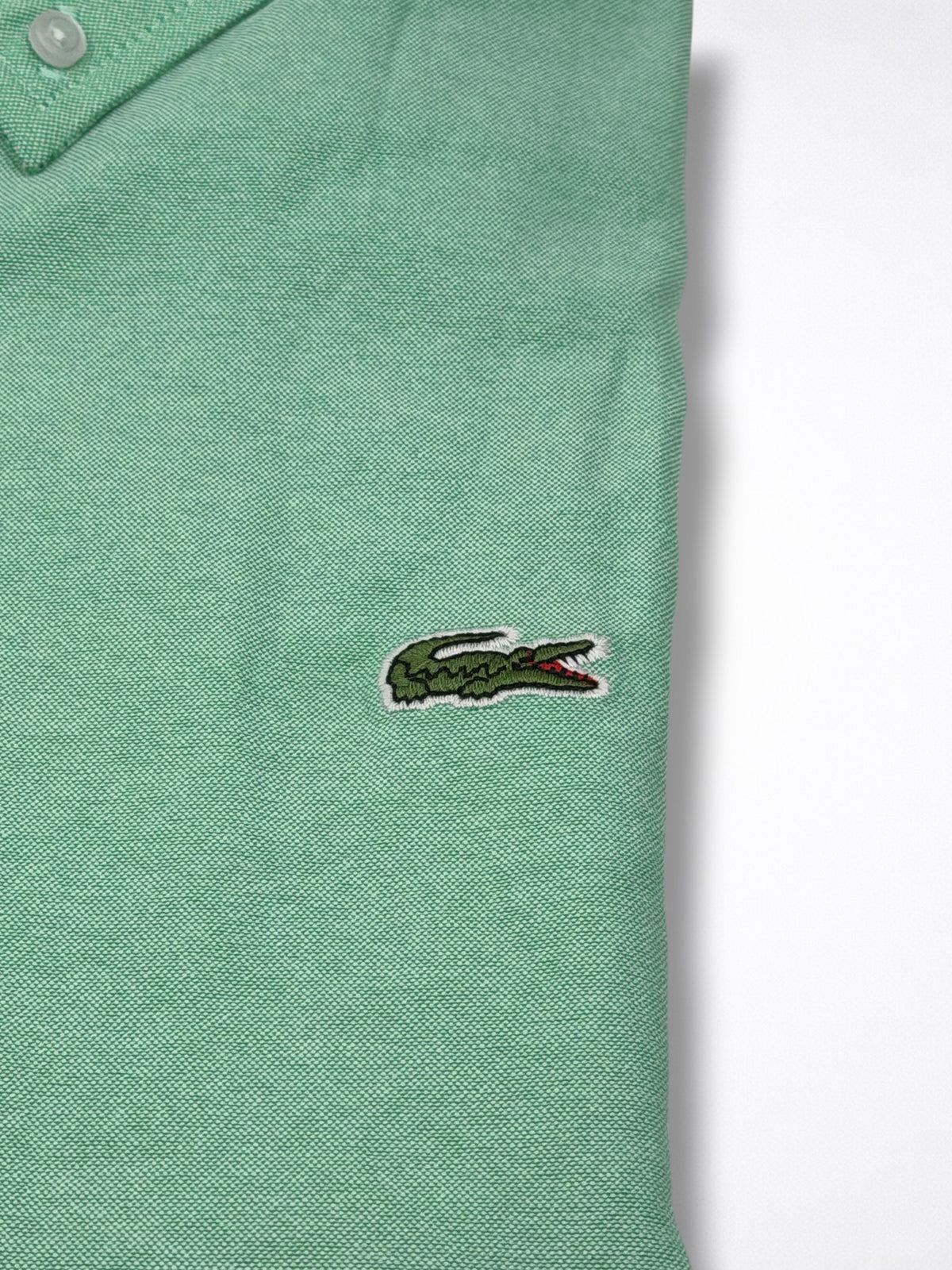 Camisa Lacoste talla XL slim fit stretch, viene reducida, sirve para talla M