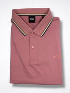 Playera Boss talla M, viene reducida, sirve para talla S