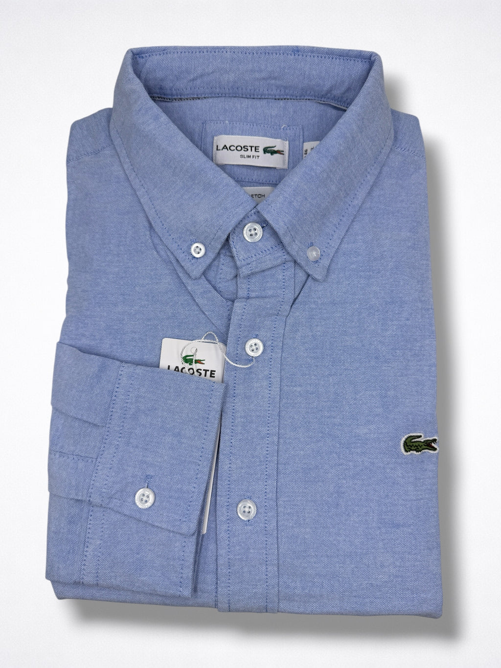 Camisa Lacoste talla XL slim fit stretch, viene reducida, sirve para talla M