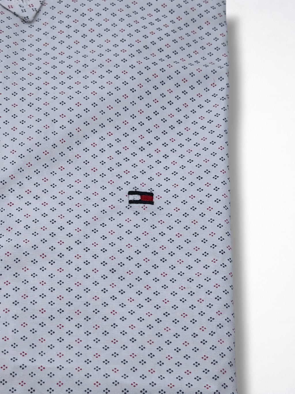 Camisa Tommy Hilfiger Slim fit manga corta talla L, modelo reducido, sirve para talla M