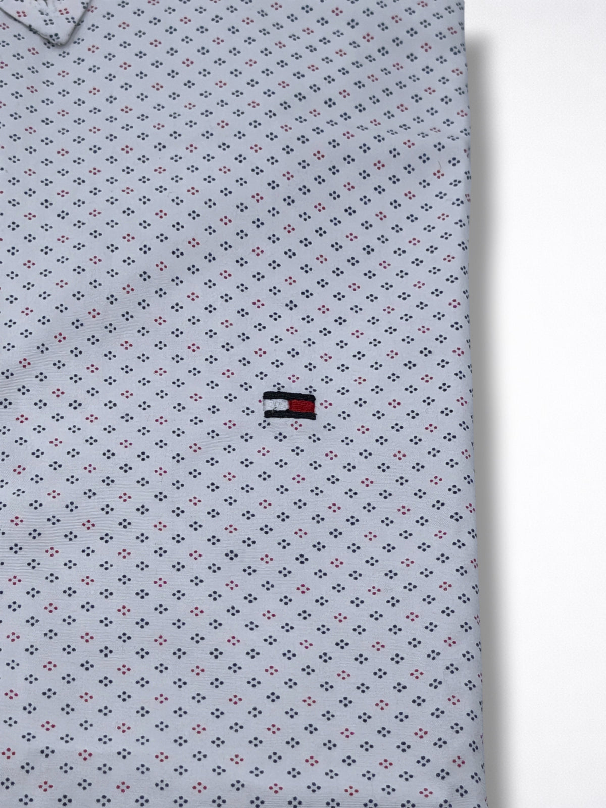 Camisa Tommy Hilfiger Slim fit manga corta talla L, modelo reducido, sirve para talla M