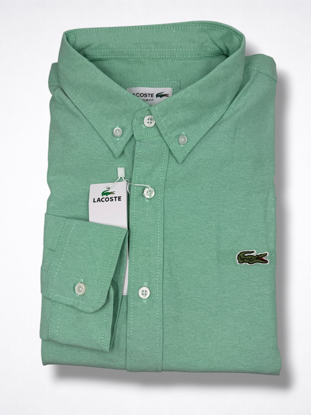 Camisa Lacoste talla XL slim fit stretch, viene reducida, sirve para talla M