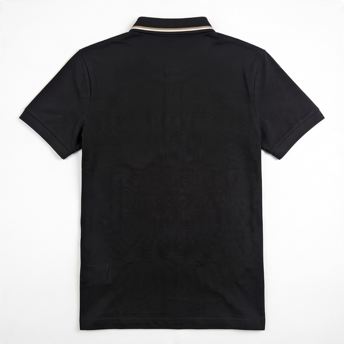 Playera Boss Polo talla L, viene reducida, sirve para talla M